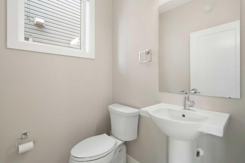 125 Corner Meadows Gate Ne, Calgary, AB - Indoor Photo Showing Bathroom