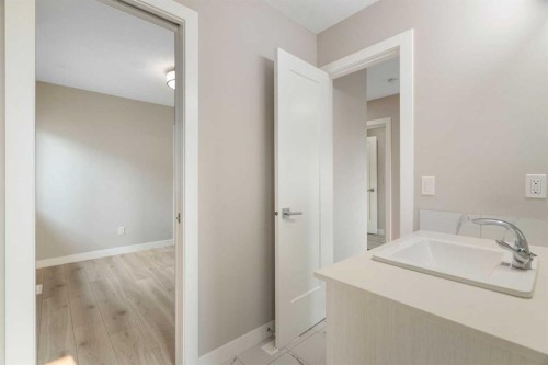 125 Corner Meadows Gate Ne, Calgary, AB - Indoor Photo Showing Bathroom