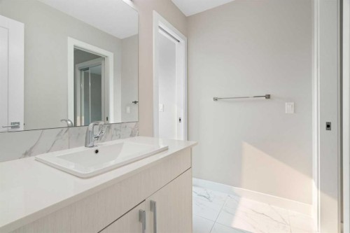 125 Corner Meadows Gate Ne, Calgary, AB - Indoor Photo Showing Bathroom