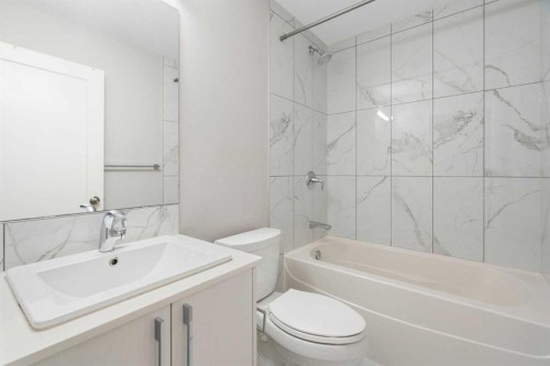 125 Corner Meadows Gate Ne, Calgary, AB - Indoor Photo Showing Bathroom