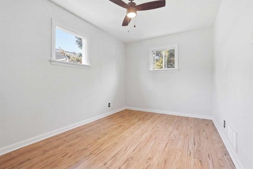 636 55 Avenue Sw, Calgary, AB - Indoor Photo Showing Other Room
