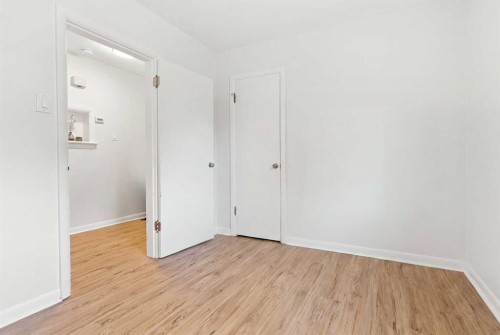 636 55 Avenue Sw, Calgary, AB - Indoor Photo Showing Other Room