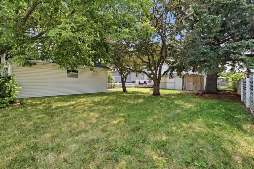 636 55 Avenue Sw, Calgary, AB - Outdoor