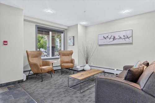 3111-310 Mckenzie Towne Gate Se, Calgary, AB - Indoor Photo Showing Living Room