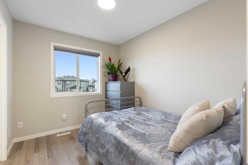 1021 Mahogany Boulevard Se, Calgary, AB - Indoor Photo Showing Bedroom