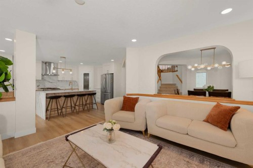 77 Citadel Ridge Green Nw, Calgary, AB - Indoor Photo Showing Living Room