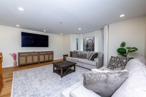 77 Citadel Ridge Green Nw, Calgary, AB - Indoor Photo Showing Living Room
