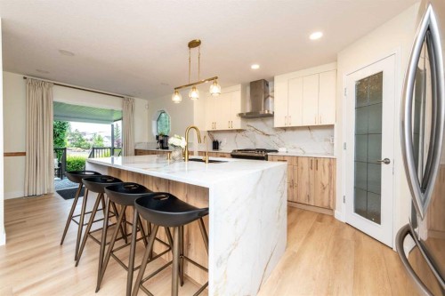 77 Citadel Ridge Green Nw, Calgary, AB - Indoor Photo Showing Kitchen With Upgraded Kitchen