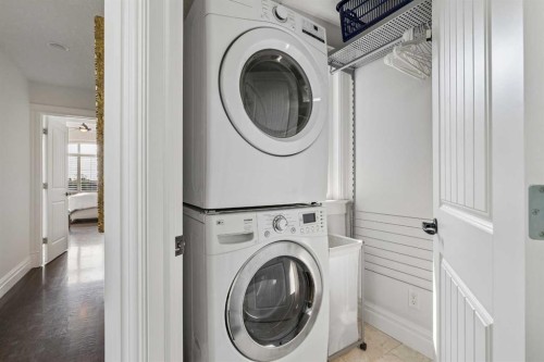 3922 16A Street Sw, Calgary, AB - Indoor Photo Showing Laundry Room