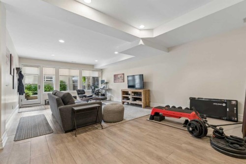 3922 16A Street Sw, Calgary, AB - Indoor