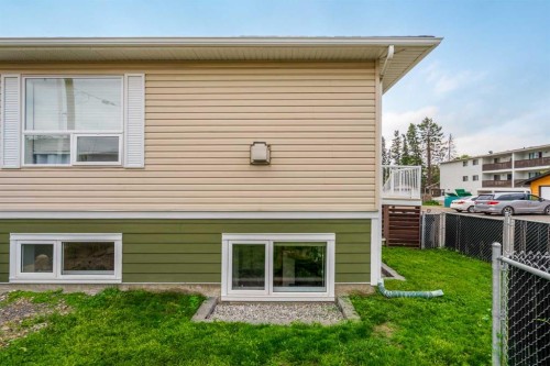 2-116 First Street, Cochrane, AB - Outdoor With Exterior