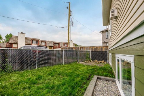 2-116 First Street, Cochrane, AB - Outdoor