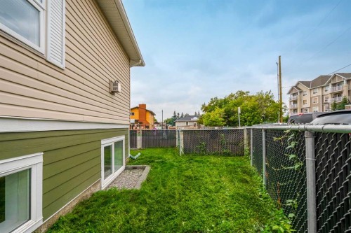 2-116 First Street, Cochrane, AB - Outdoor