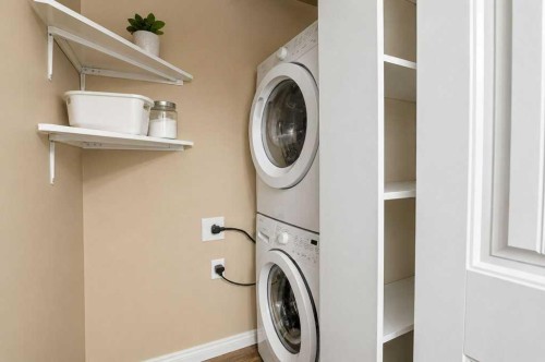 3301-10 Country Village Park Ne, Calgary, AB - Indoor Photo Showing Laundry Room