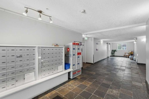 3301-10 Country Village Park Ne, Calgary, AB - Indoor Photo Showing Other Room