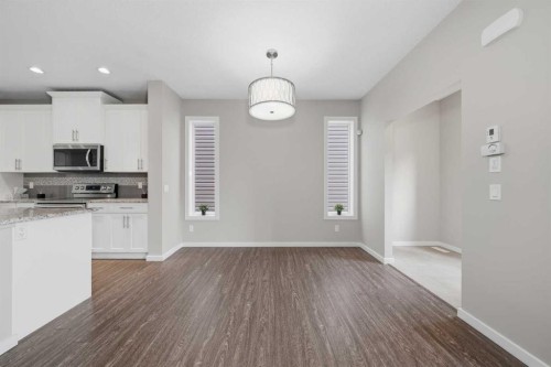 75 Legacy Glen Row Se, Calgary, AB - Indoor Photo Showing Kitchen