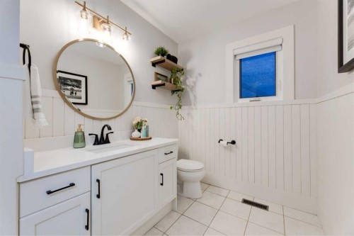 775 Strathcona Drive Sw, Calgary, AB - Indoor Photo Showing Bathroom