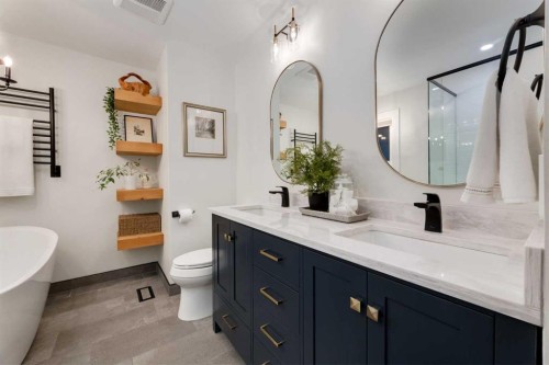 775 Strathcona Drive Sw, Calgary, AB - Indoor Photo Showing Bathroom