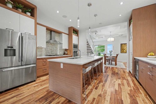 2027 42 Avenue Sw, Calgary, AB - Indoor Photo Showing Kitchen With Upgraded Kitchen