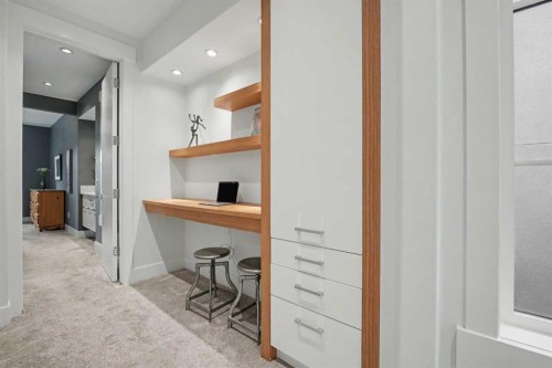 2027 42 Avenue Sw, Calgary, AB - Indoor Photo Showing Other Room