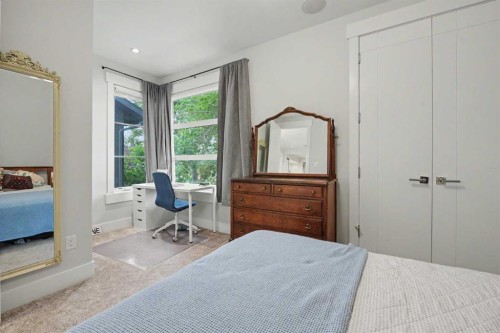 2027 42 Avenue Sw, Calgary, AB - Indoor Photo Showing Bedroom