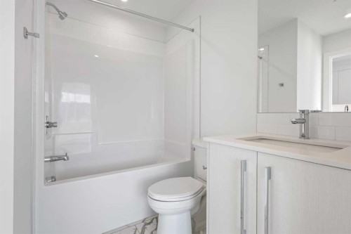 2418-395 Skyview Parkway Ne, Calgary, AB - Indoor Photo Showing Bathroom