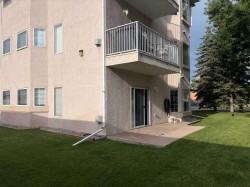 101-7 Lineham Avenue Okotoks, AB T1S 1Z3