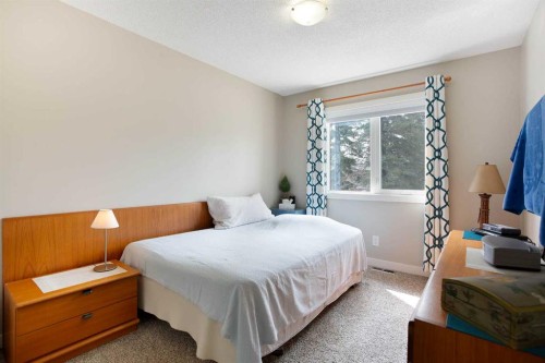 24 Sun Harbour Place Se, Calgary, AB - Indoor Photo Showing Bedroom