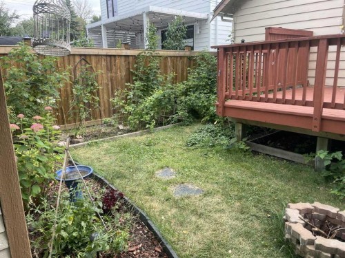 429 10 Street Ne, Calgary, AB - Outdoor