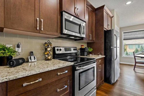 579 Evanston Drive Nw, Calgary, AB - Indoor Photo Showing Kitchen