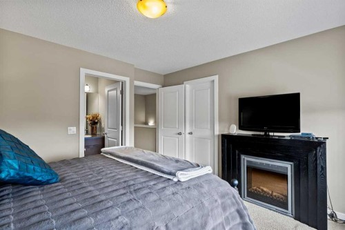 579 Evanston Drive Nw, Calgary, AB - Indoor Photo Showing Bedroom
