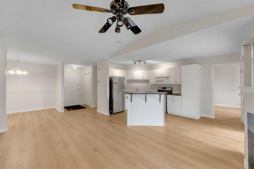 307-1307 Valleyview Park Se, Calgary, AB - Indoor Photo Showing Kitchen