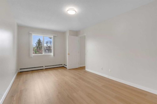 307-1307 Valleyview Park Se, Calgary, AB - Indoor Photo Showing Other Room