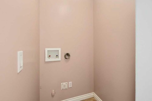 414-333 Garry Crescent Ne, Calgary, AB - Indoor Photo Showing Other Room