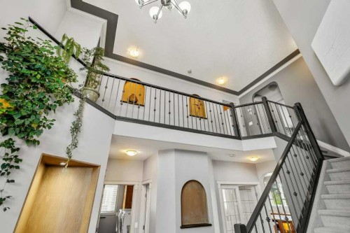 40 Sienna Park Crescent Sw, Calgary, AB - Indoor Photo Showing Other Room