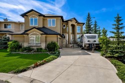 40 Sienna Park Crescent SW Calgary, AB T3H 5K7