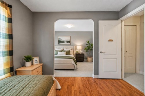 40 Sienna Park Crescent Sw, Calgary, AB - Indoor Photo Showing Bedroom