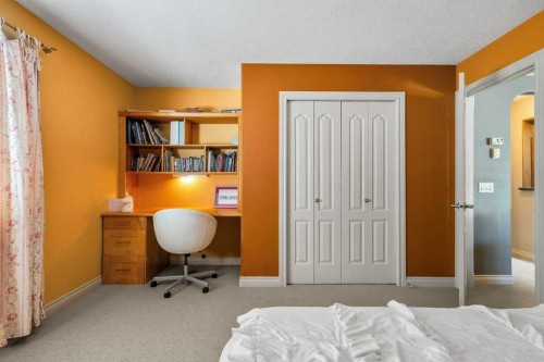 40 Sienna Park Crescent Sw, Calgary, AB - Indoor