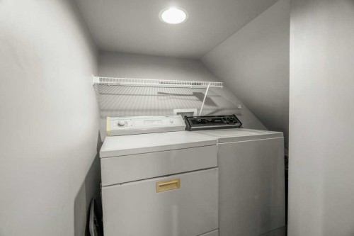 40 Sienna Park Crescent Sw, Calgary, AB - Indoor Photo Showing Laundry Room