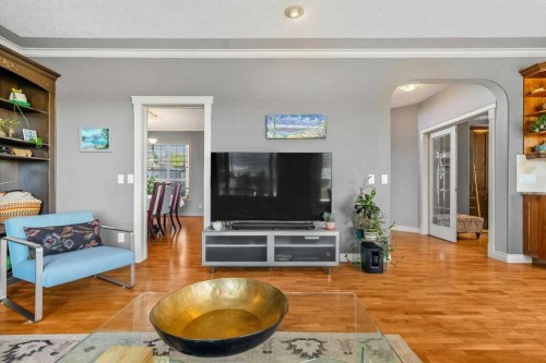 40 Sienna Park Crescent Sw, Calgary, AB - Indoor Photo Showing Living Room