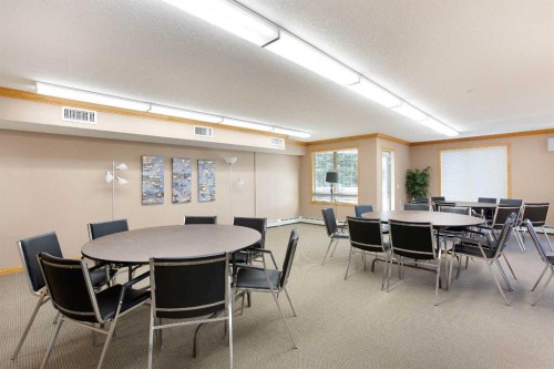 239-8535 Bonaventure Drive Se, Calgary, AB - Indoor Photo Showing Dining Room