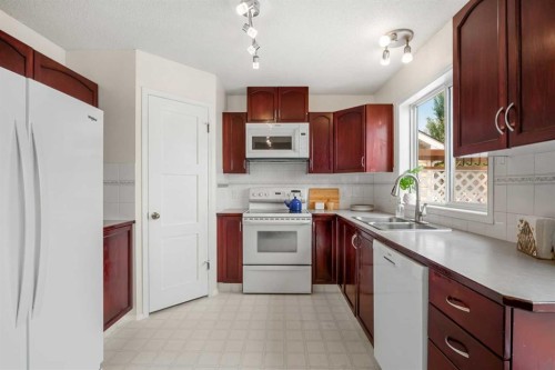 91 Hidden Crescent Nw, Calgary, AB 