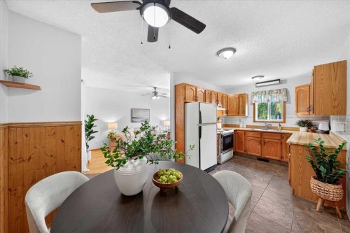 1837 Meadowbrook Drive Se, Airdrie, AB - Indoor
