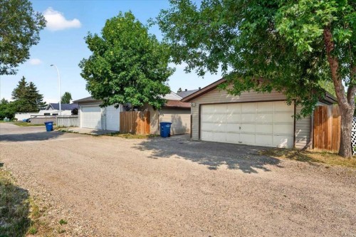 1837 Meadowbrook Drive Se, Airdrie, AB - Outdoor