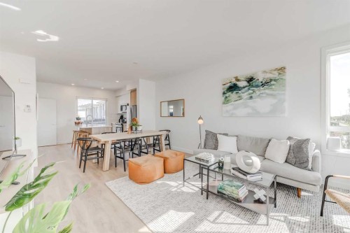 839 Belmont Drive Sw, Calgary, AB - Indoor Photo Showing Living Room
