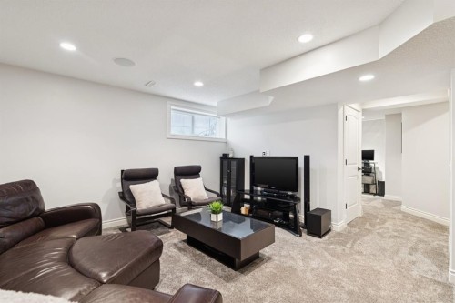 97 Tanner Close Se, Airdrie, AB - Indoor