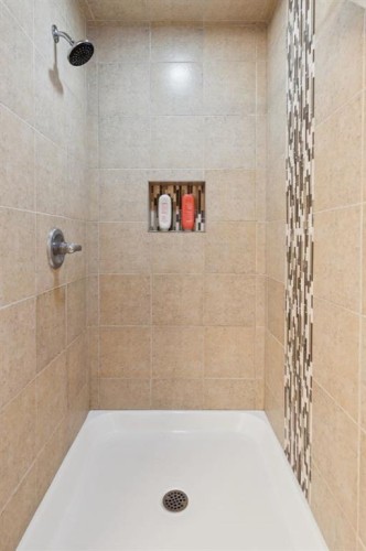 97 Tanner Close Se, Airdrie, AB - Indoor Photo Showing Bathroom