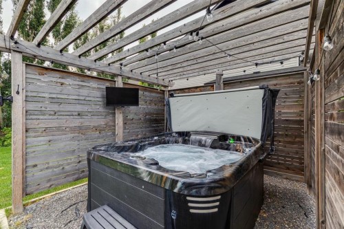 97 Tanner Close Se, Airdrie, AB -  With Exterior