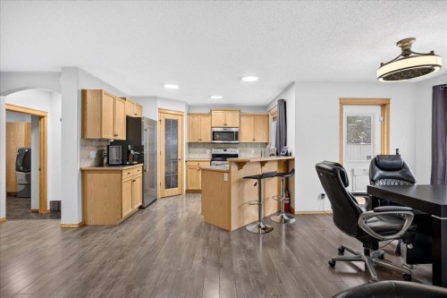 2745 Coopers Manor Sw, Airdrie, AB - Indoor Photo Showing Kitchen