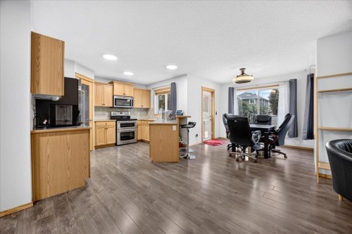 2745 Coopers Manor Sw, Airdrie, AB - Indoor Photo Showing Other Room